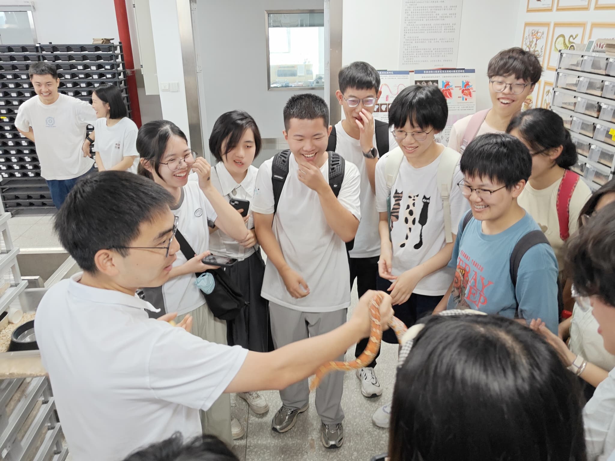 3-1蛇类多样性师生交流 (1).jpg